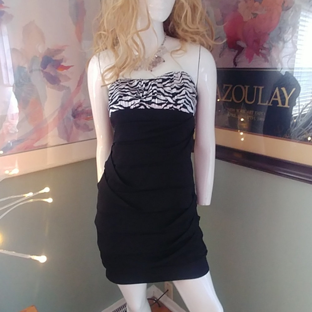 Super Cute Strapless Dress!